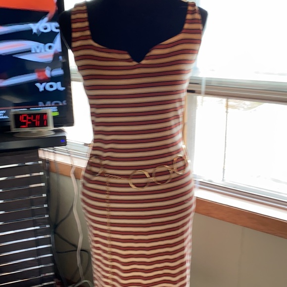 Cute dress with belt - Picture 2 of 2